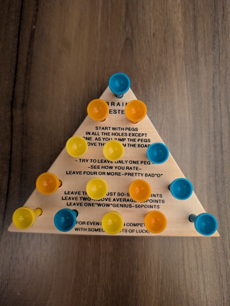 NeatO! Classics Peg Game
