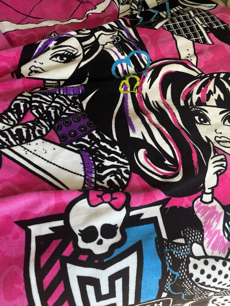 Monster High Fleece Plush Blanket 2013