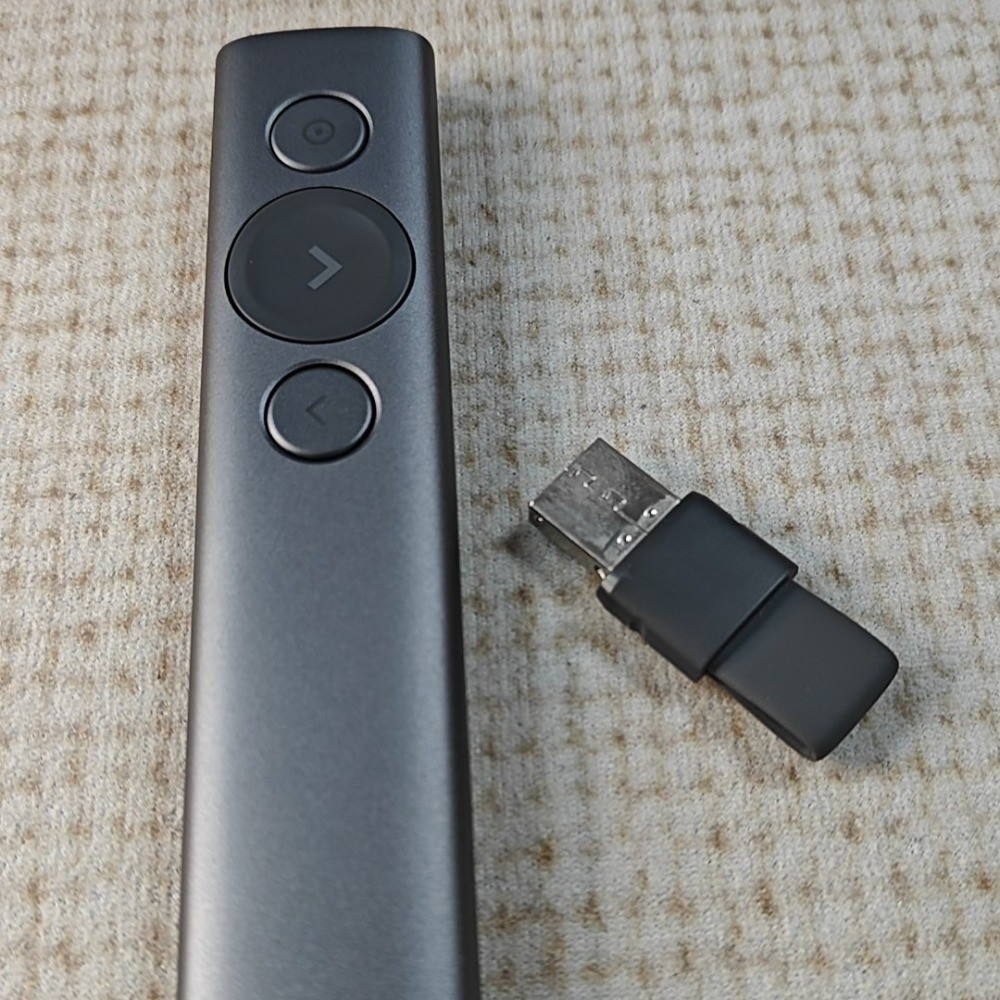 Logitech Spotlight Presentation Remote Advanced Digital Highlighting 95% new