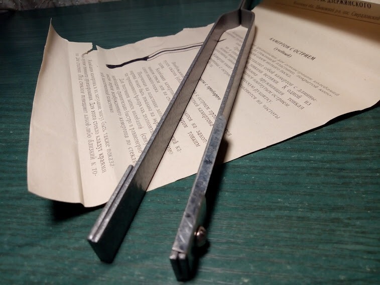 Vintage Demonstration TUNING FORK with Point Educational Physics Aid USSR 1970