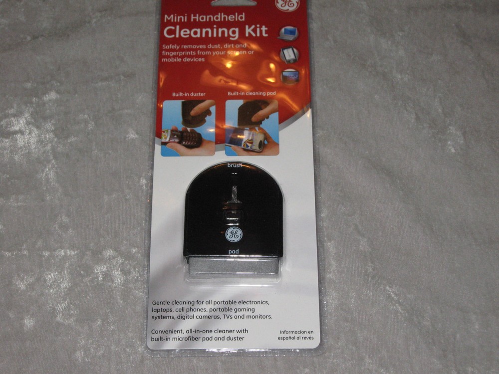 GE Mini Handheld Cleaning Kit Dust Dirt Fingerprints Screen Mobile Device NEW!