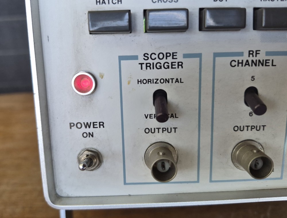 LEADER LCG-396 NTSC PATERN GENARATOR