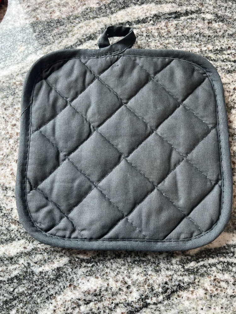 Home Collection Quilted Pot Holders -several colors