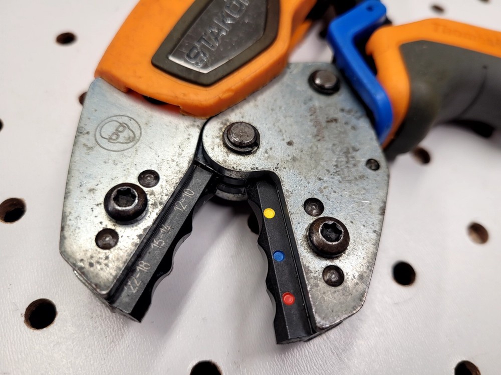 ERG 4255 STAKON Thomas & Betts crimper