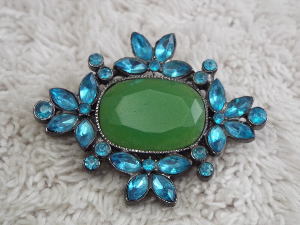 Gunmetal Blue Green Pin (D66)