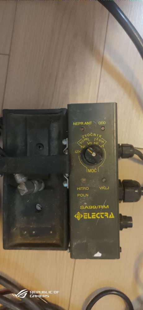 Slovenian army  VHF amplifier with control box
