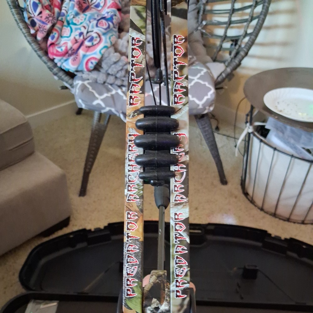 Predator Raptor Compund Bow & Hard Shell Case