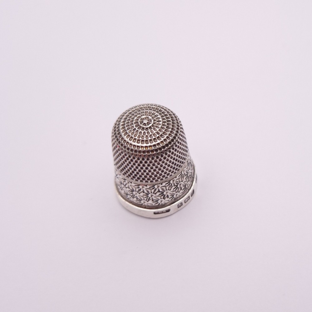 Antique 1920's Sterling Silver Patterned Engraved Thimble