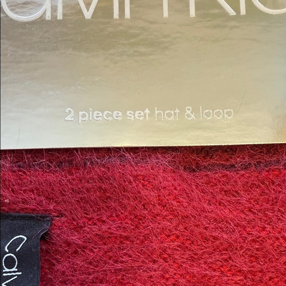 NWT Calvin Klein Burgundy Knit Hat and Loop Infinity Scarf Set