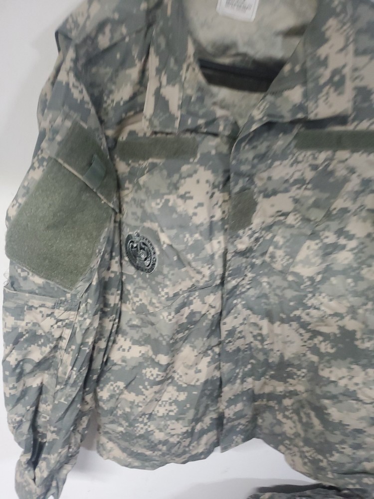 Bin# Medium Regular Army Combat Uniform ACU 50/50 Combat Top Coat