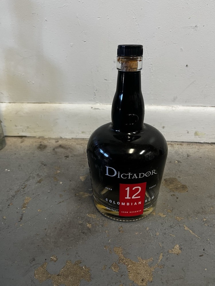 Empty Dictador 12 Year Good Condition