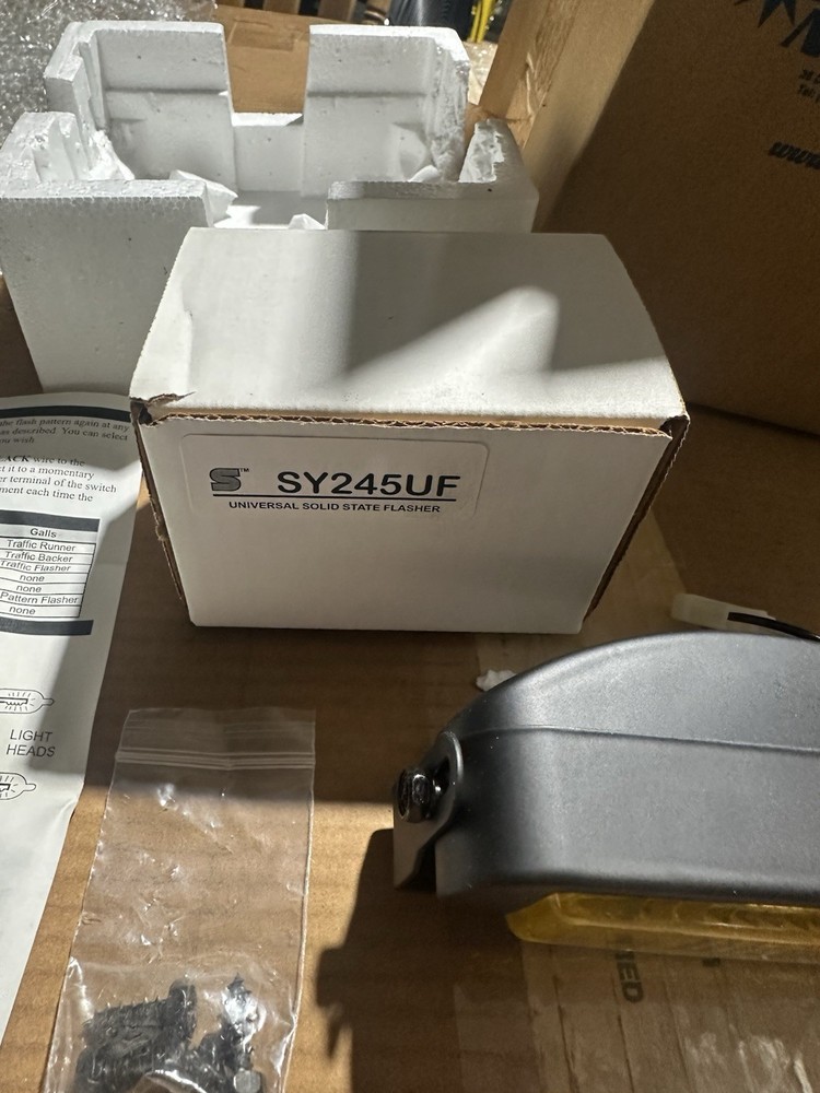 Sound off signal universal solid state flasher & 2 Amber multi pattern Light Kit