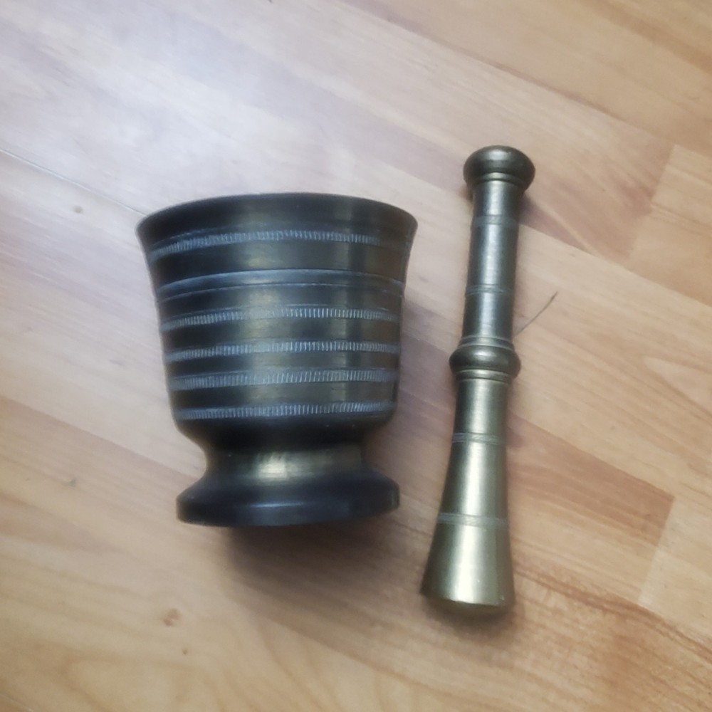 Vintage Large Solid Brass Mortar And Pestle Collectable