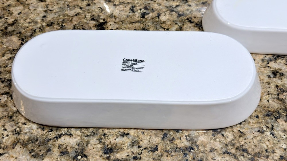 Crate & Barrel 3pc White Oval Bakeware /Serving Bowls Stackable. 13.5” 12” 9.75”