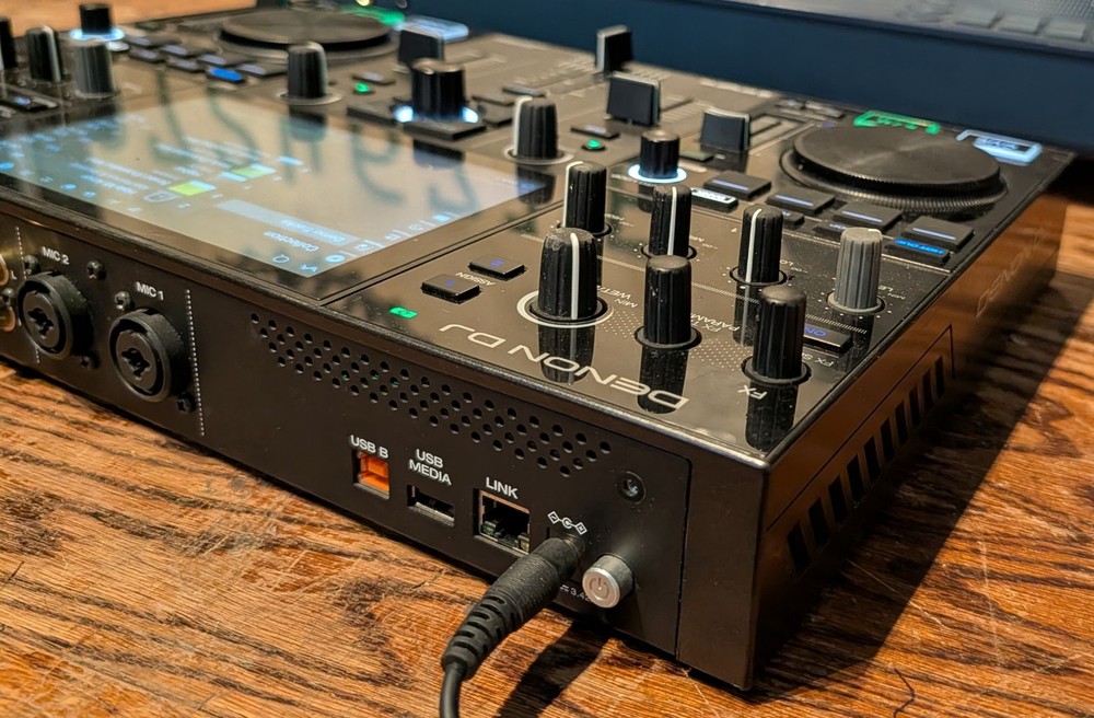 Denon DJ PRIME GO Double Deck Rechargeable Smart DJ Console