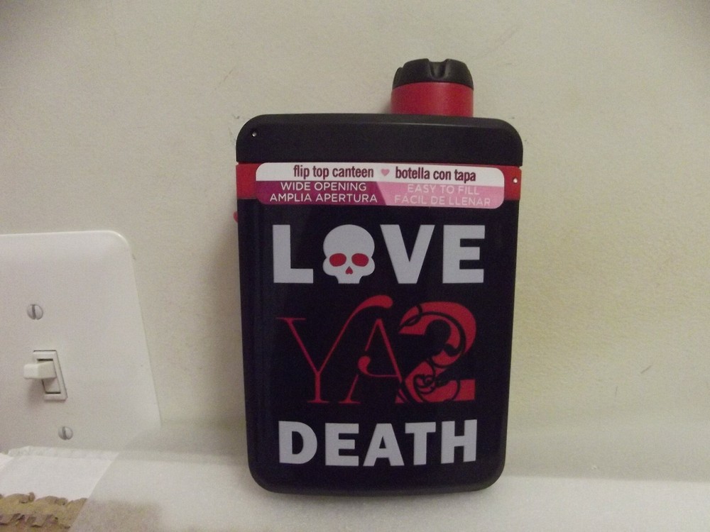Cool Gear Valentine Canteen