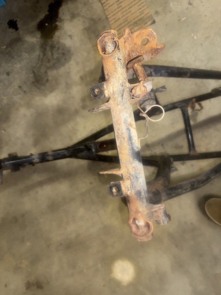 82-85 suzuki dr-250 Frame