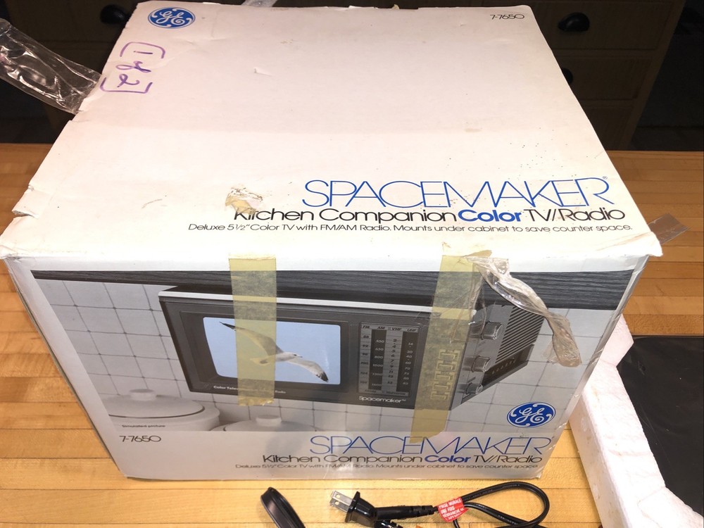 General Electric 1988 Spacemaker TV W/ Box 7-7160 Includes Instructions TESTED!!