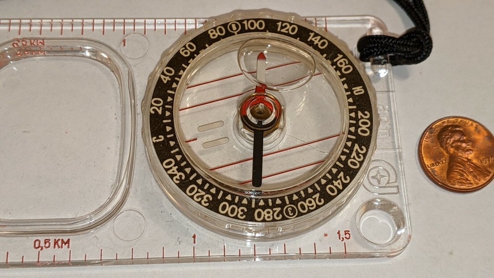 VINTAGE RUSSIAN COMPASS WITH BOX