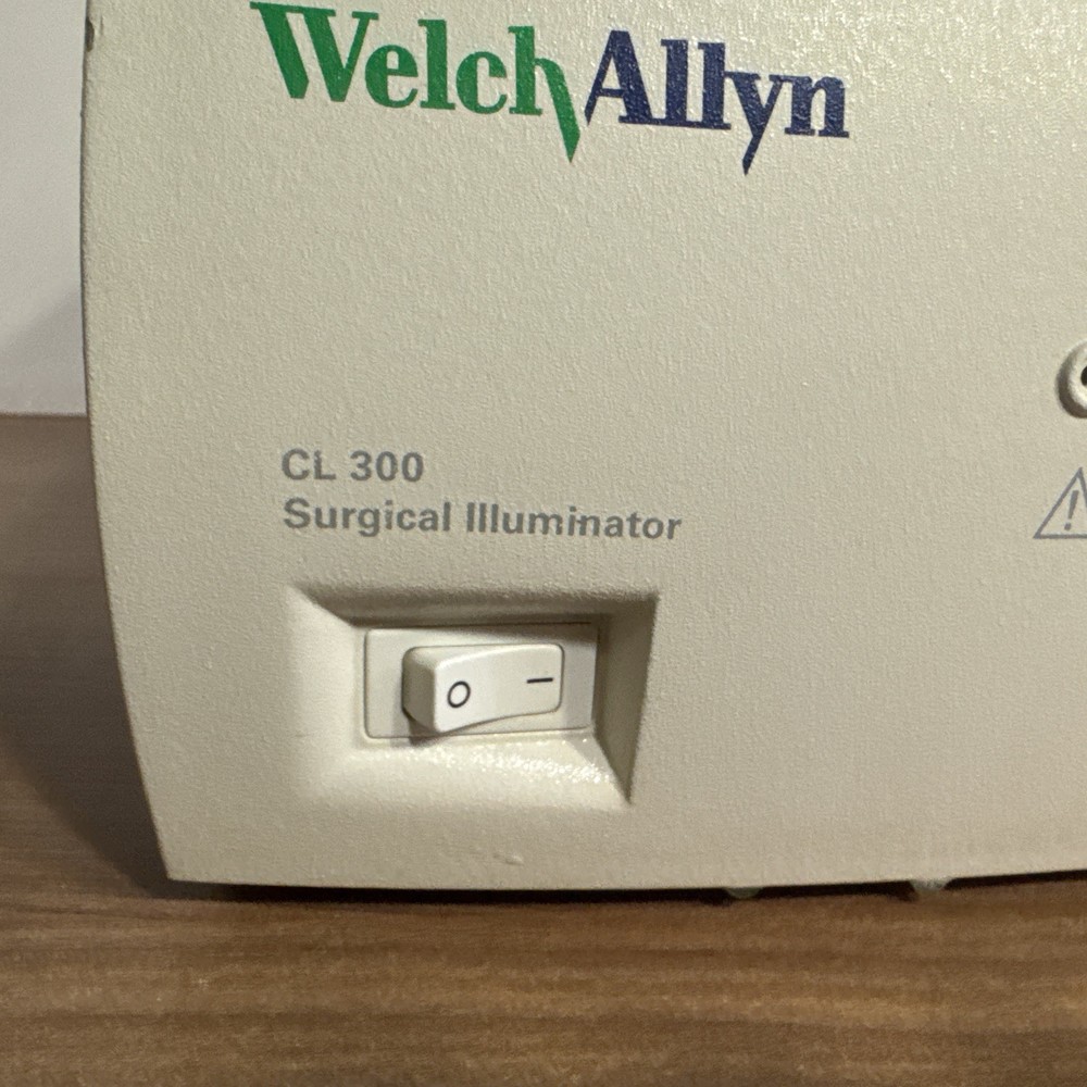 Welch Allyn CL300 Surgical Illuminator Light Source Working Tested
