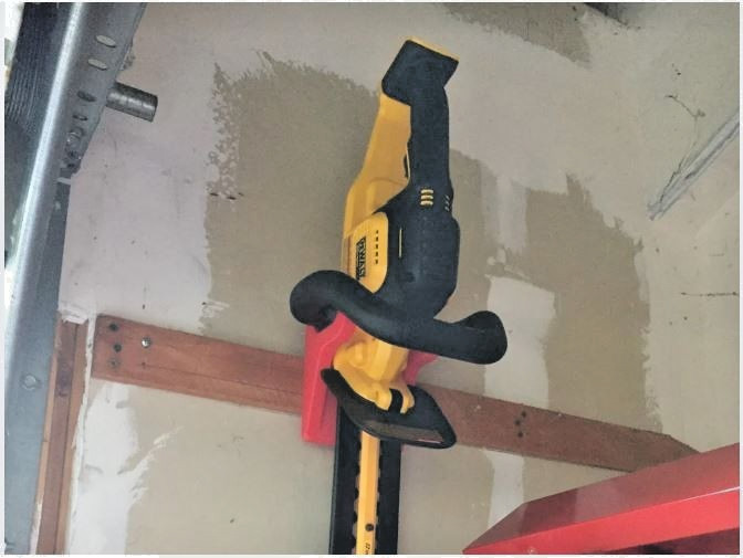 (Black) Wall Mount for Dewalt Hedge Trimmer
