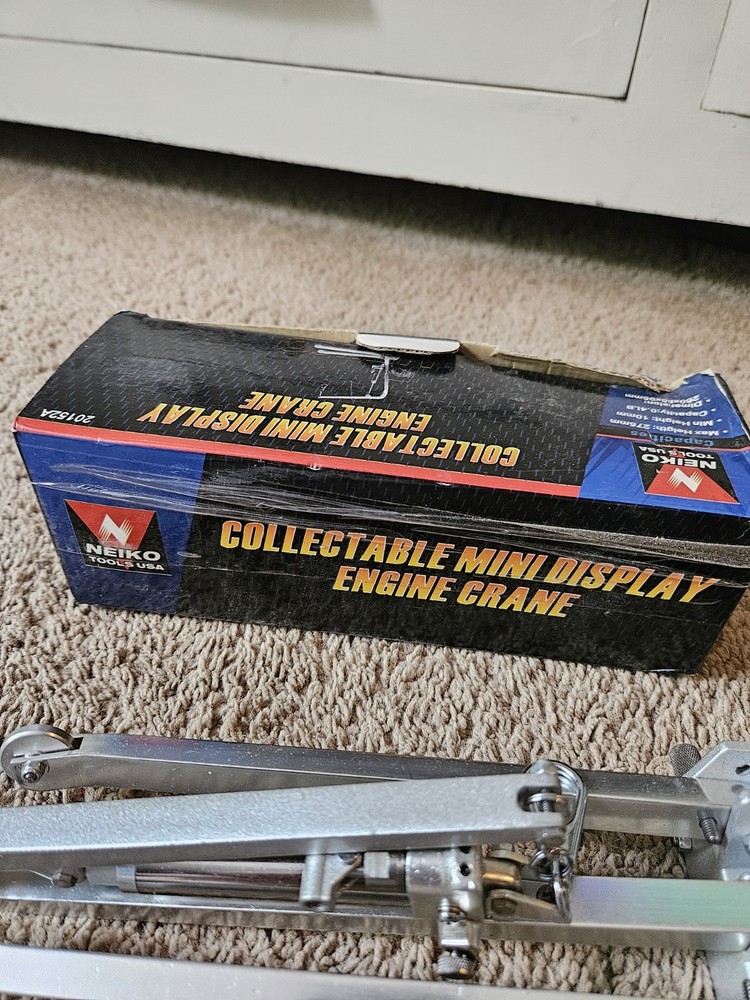 Neiko Tools Collectible Mini Display Engine Crane
