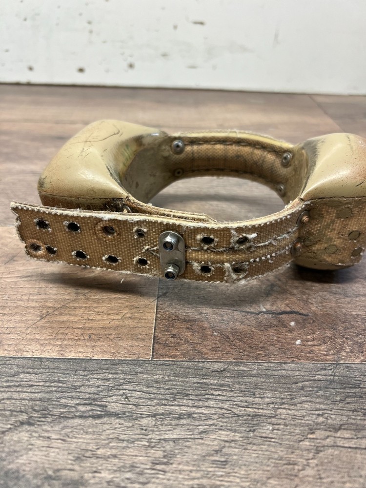 Wildlife tracking collar