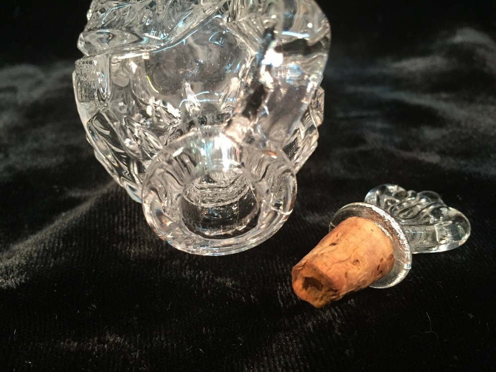 Perfume Bottle w/Handle & Stopper Pinwheel Design