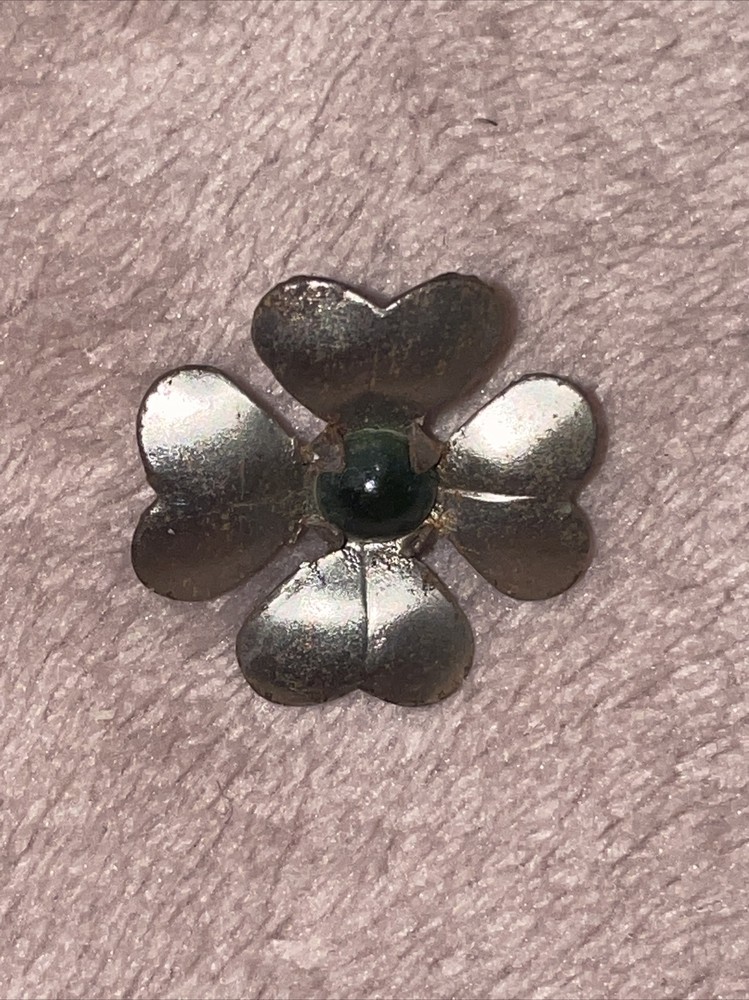 Original German WW 2 Tinnie Flower Pin￼