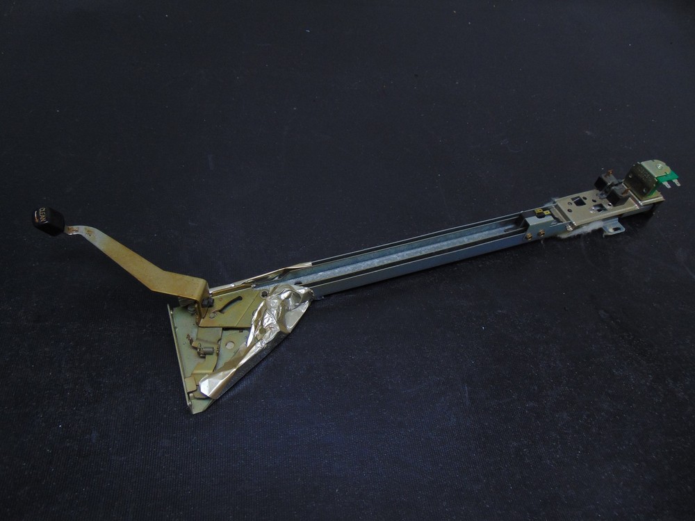 GE Range JBP24G0J4AD Latch Assembly