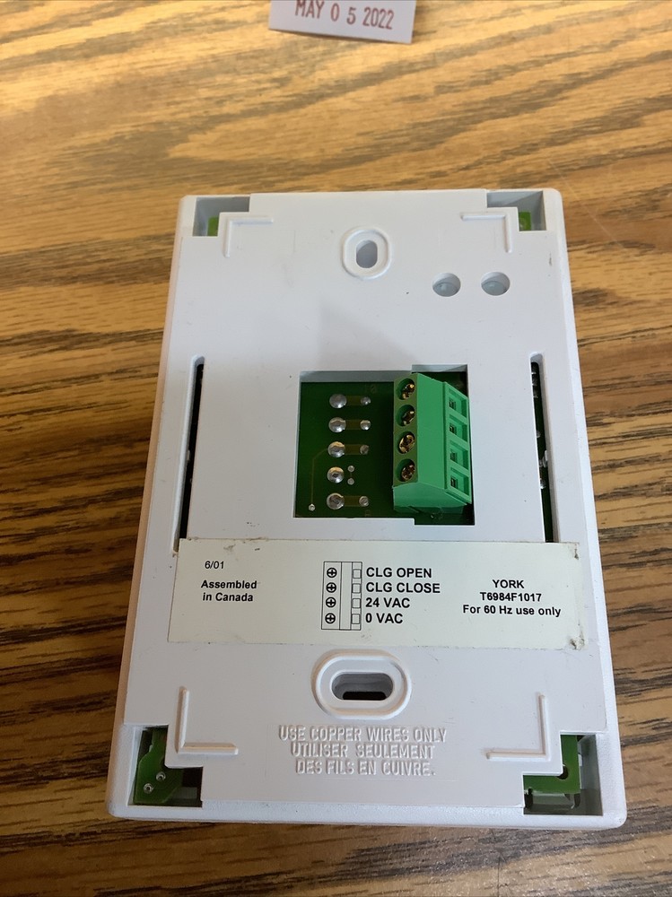 York T6984F1017 White Thermostat +/-