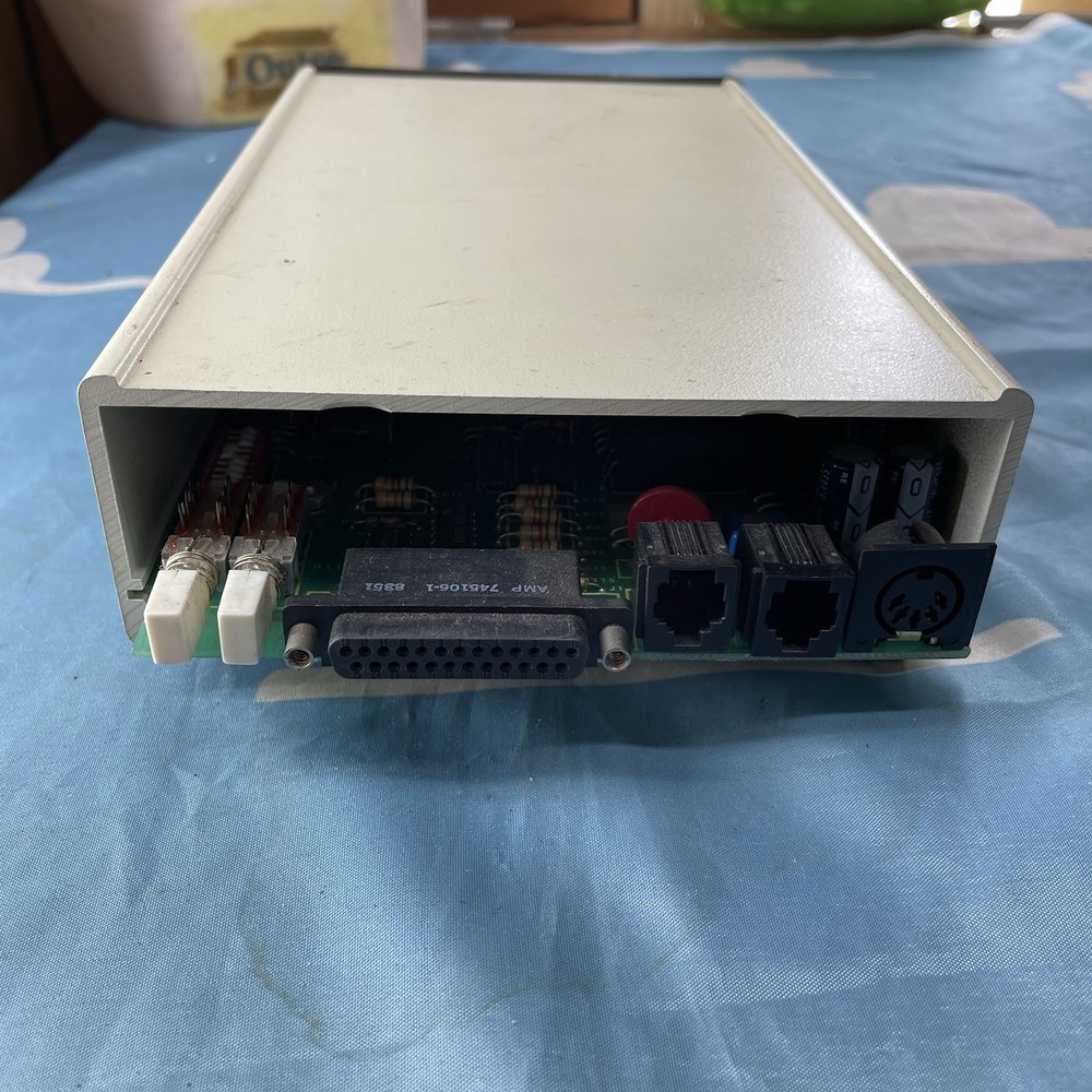 Vintage Penril Corp. 300/1200 Data Modem Operations Unit