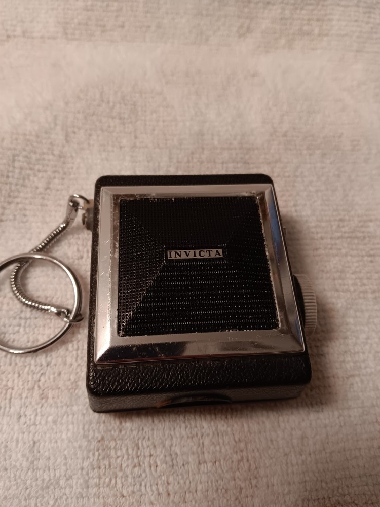 Invicta Micro 7 Transistor Radio Untested