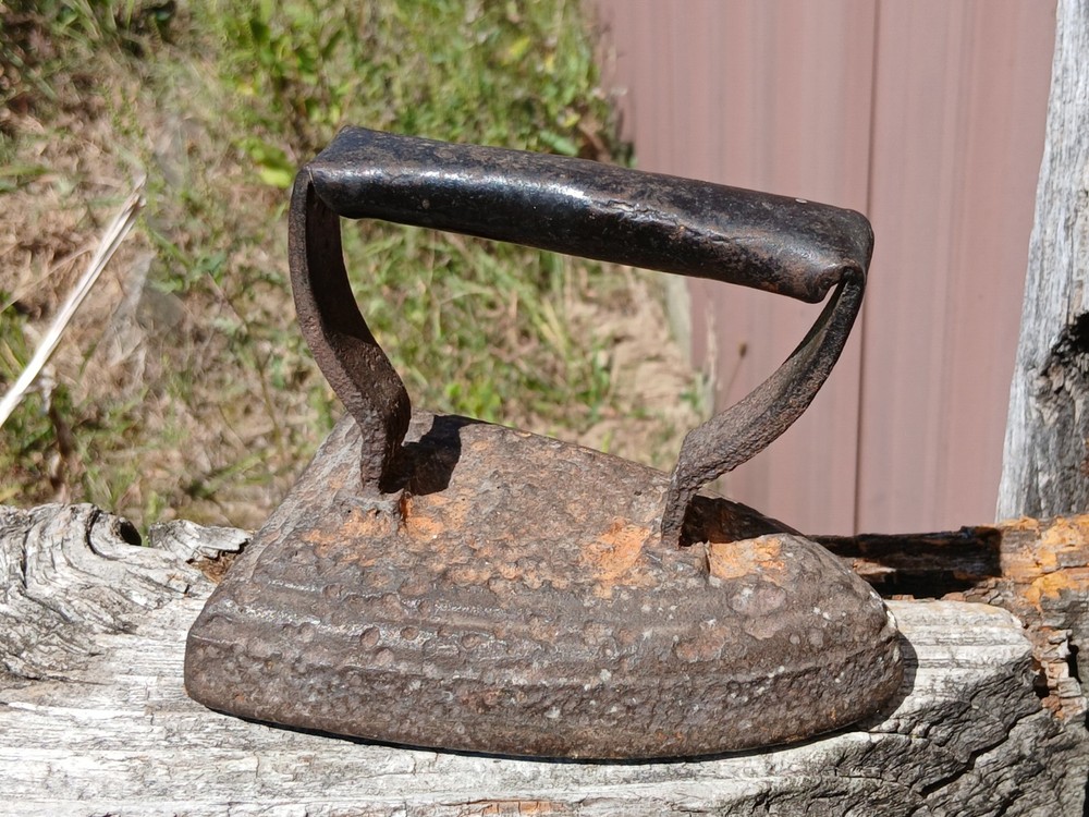 Antique Cast Iron Sad Iron 1870s