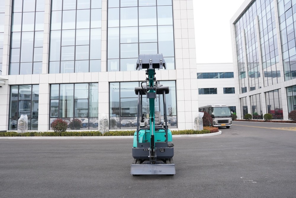 B&S EPA engine，13.5hp mini excavator, pilot control system,, free delivery.