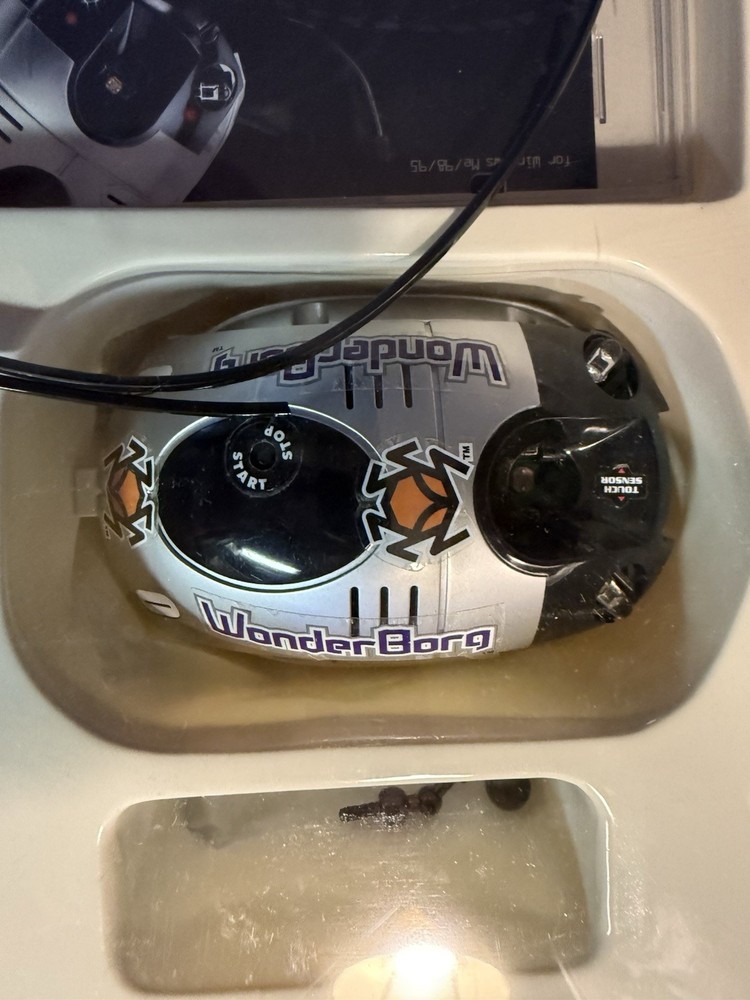 INCOMPLETE * Tiger Electronics WonderBorg Robot Kit 2001 Vtg Programmable Insect