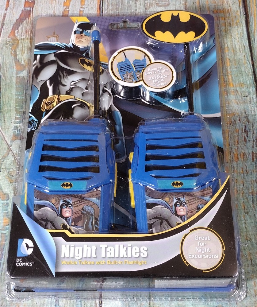 DC Comics - Night Talkies - Walkie Talkies with Built-In Flashlight - Batman
