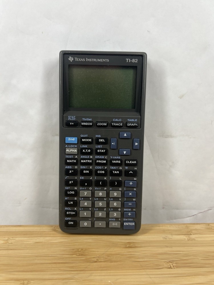 Texas Instruments TI-82 Graphing Calculator Powers On READ DESC