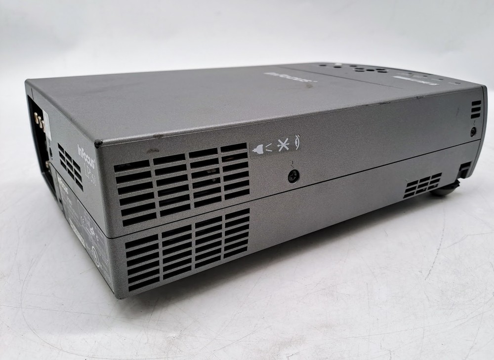 InFocus LP260 3LCD SVGA Digital Multimedia Projector