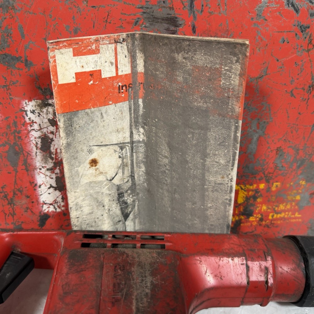 HILTI HAMMER DRILL MODEL TE 12 W/ HARD CARRYING CASE AND DRILL BITS Working
