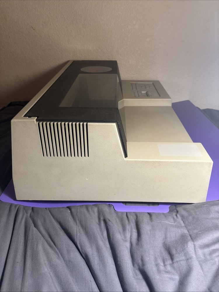 Hewlett-Packard HP 7550A graphics plotter with power cord