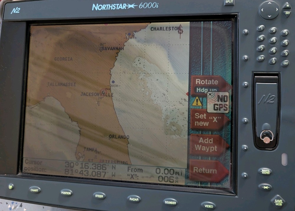 Northstar 6000i 15 inch Color Fishfinder/Chartplotter/GPS Display