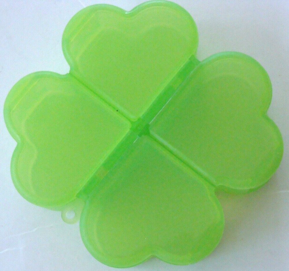 Green Heart/Shamrock Shaped Box Plastic Container w 4 Sections 3.25"