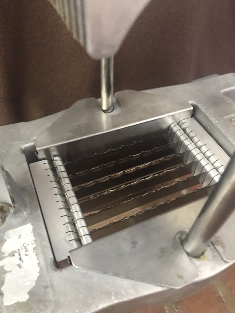 Nemco Easy Onion Fruit Vegetable Slicer