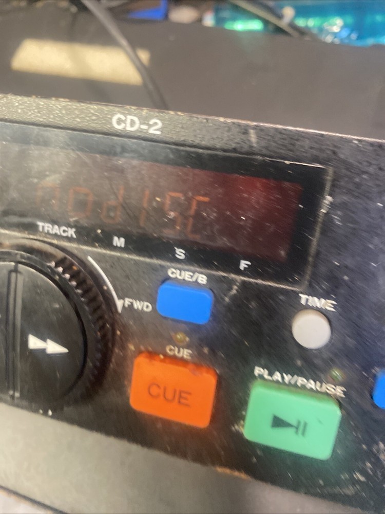 GEMINI Cd-9500 And Gemini Dual Cd PLAYER Comes On