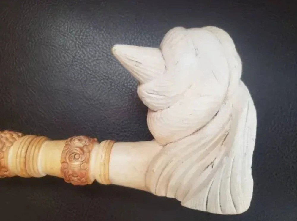 Gorgeous Carved Long Meerschaum Pipe