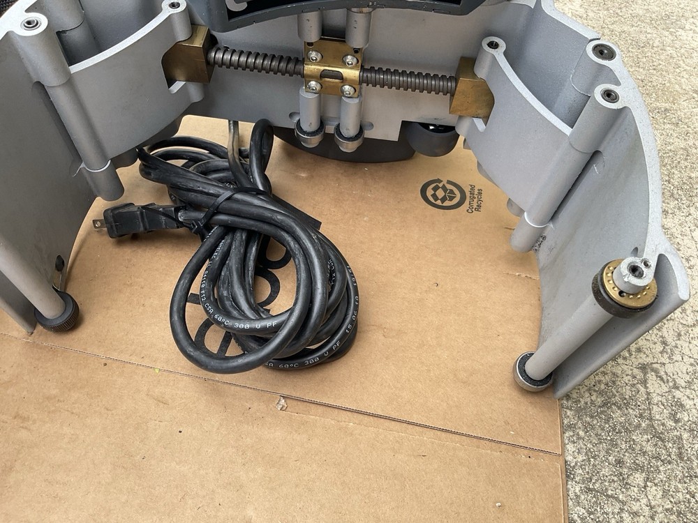 EXACT PIPE CUT 200 COMES WITH MANUAL ,4 PIPE CUT ROLLERS & CASE