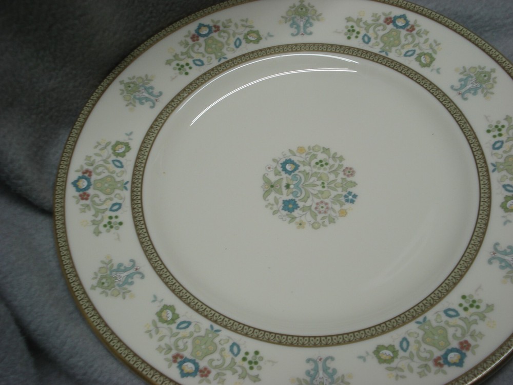 Minton Henley 5 Piece Place Setting - Made in England