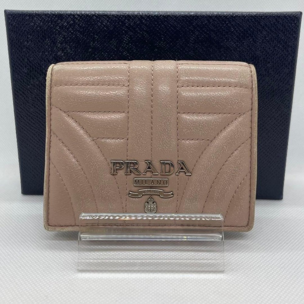 Authentic PRADA Saffiano wallet leather excellent gift
