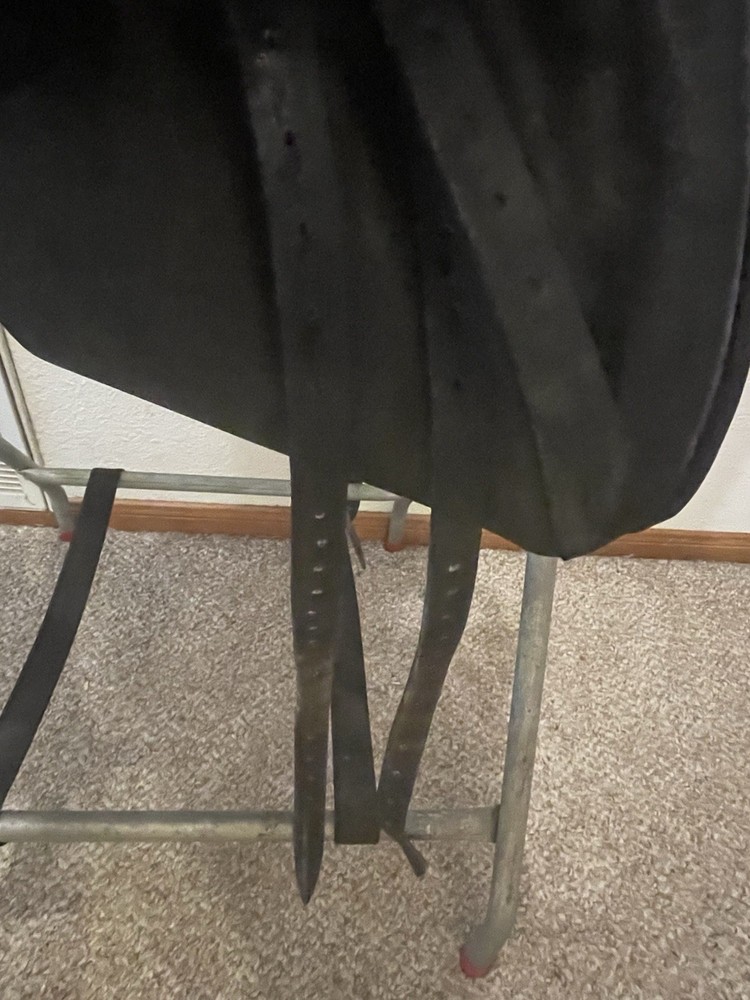 Black Collegiate Dressage Saddle 17.5
